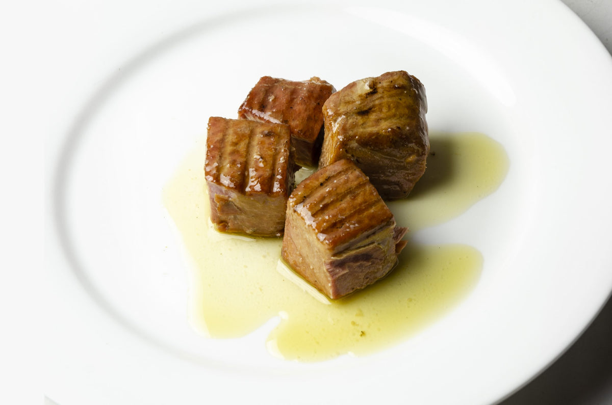 Güeyumar Chargrilled Black Loin Tuna, Almadraba Red Tuna in Extra Virgin Olive Oil, 160g